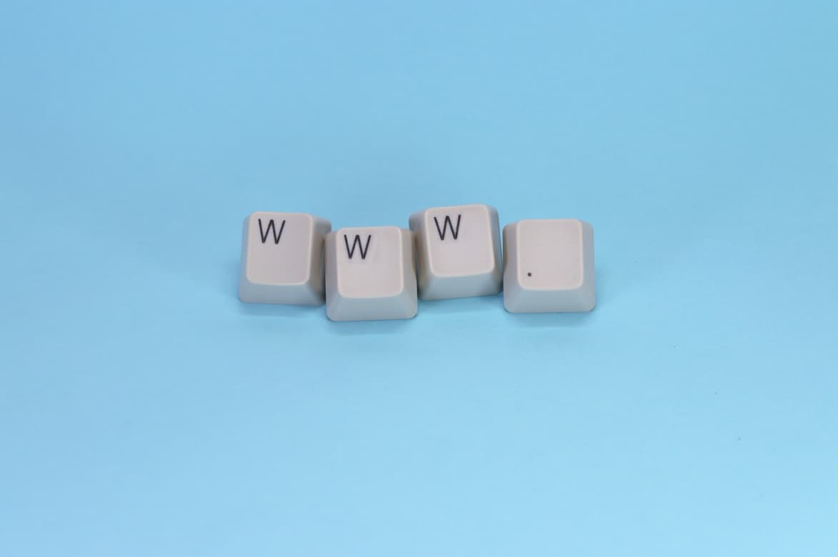 WWW vs non-WWW — konfiguracja