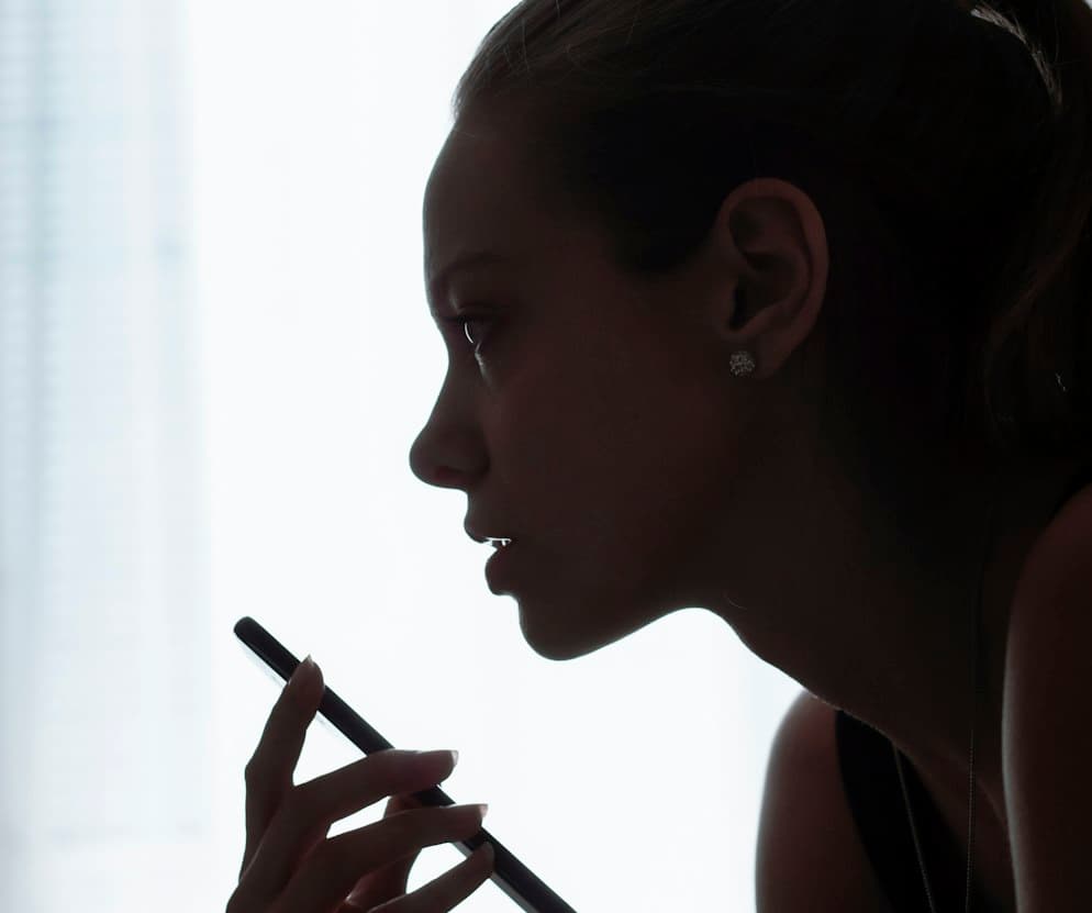 Voicebot dla firmy: zastosowania, ceny i kalkulator opłacalności