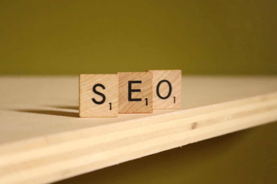 On-page SEO vs Off-page SEO – co dowozi sprzedaż?