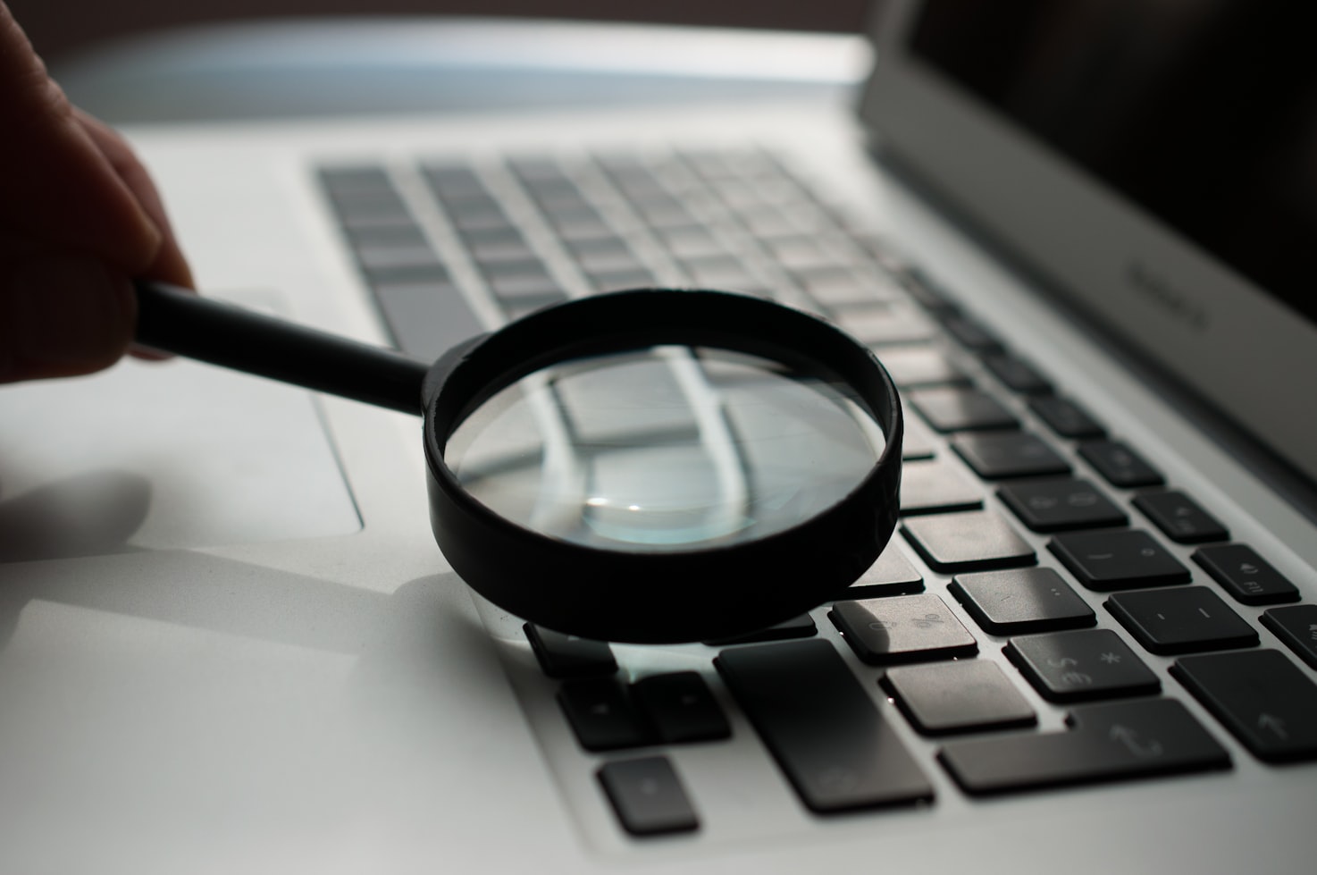 Raport SEO od agencji — jak wykryć pozorne działania?