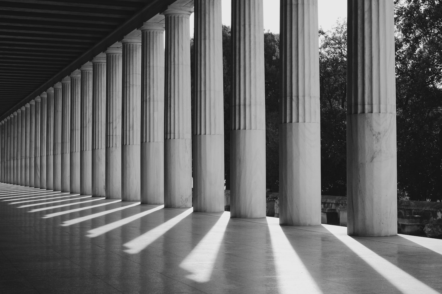 Pillar page — jak stworzyć stronę filarową, która wzmacnia cały blog?