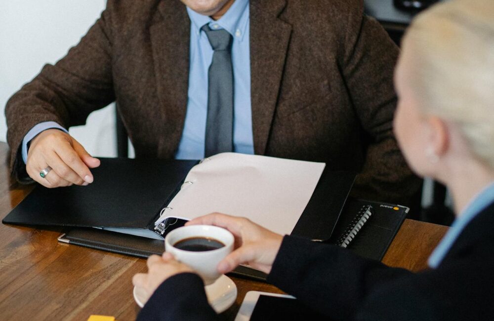 Czym różni się agencja reklamowa od agencji digital, B2B i software house? Kompleksowy, rozbudowany przewodnik z tabelami porównawczymi