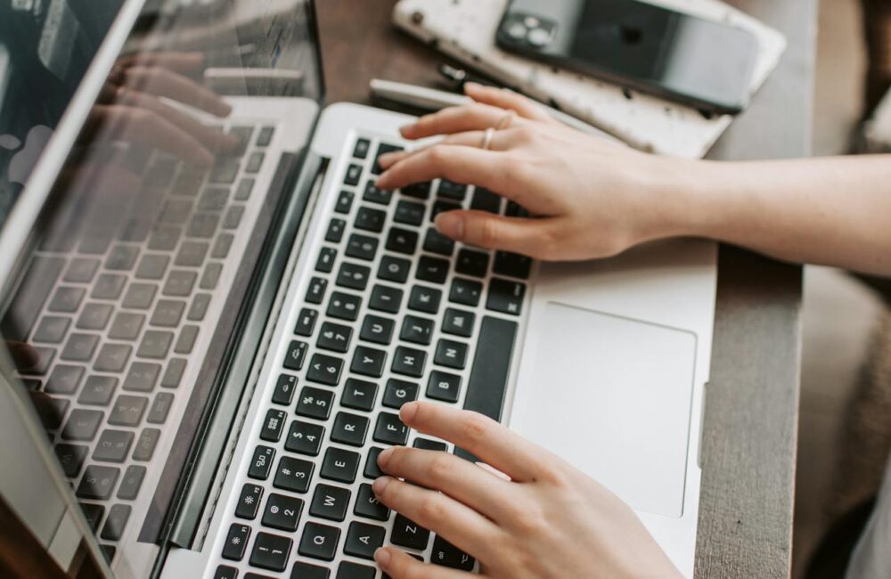 SEO i SEM – co to jest? Różnice, definicje i praktyczne przykłady